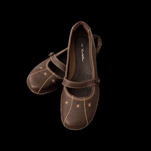 Thom McAn Brown Mary Jane Flats
